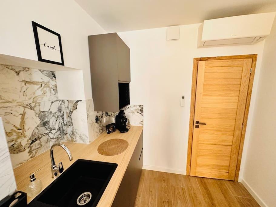 Les Appartements De Nana 4 - Studio Hypercentre, Rue Meynadier, Palais & Plage, Clim, Wifi Cannes Luaran gambar